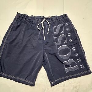 Hugo Boss men's size L fully lined swim trunks